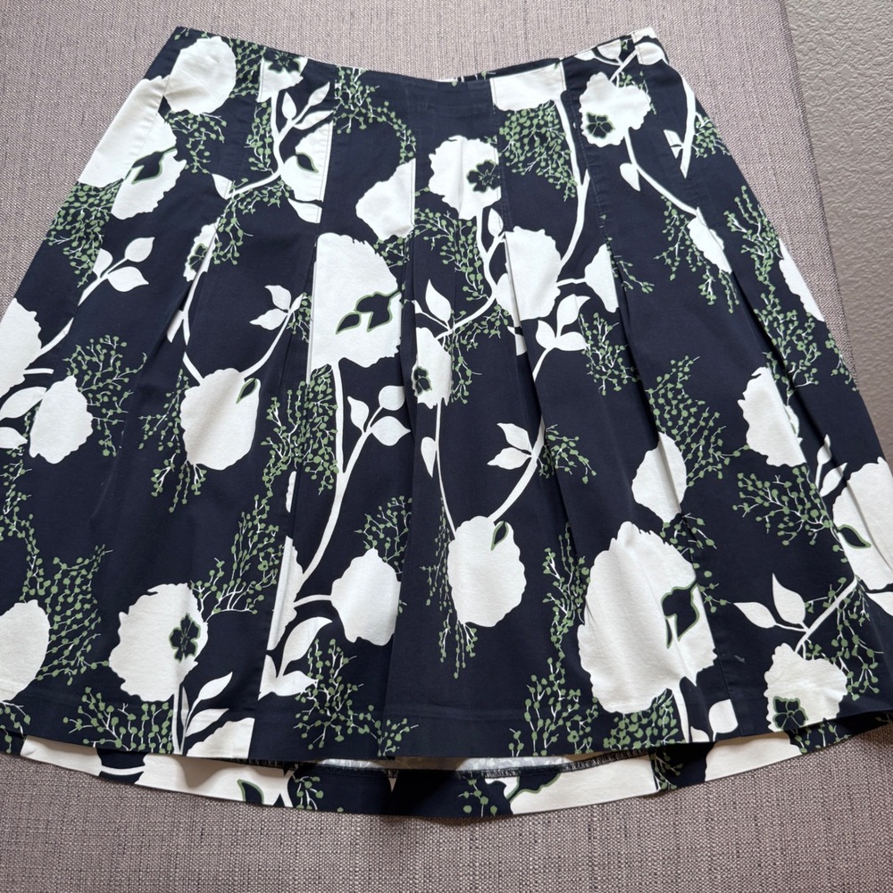 Talbots Woman Navy Blue White Green Floral Pleated A-Line Skirt 20W Cotton Blend